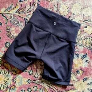 LULULEMON blk biker shorts